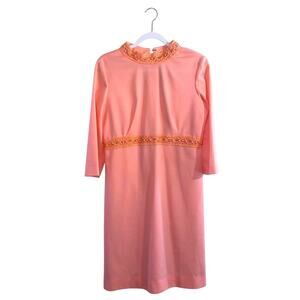 VNTG 1960’s detailed house dress
